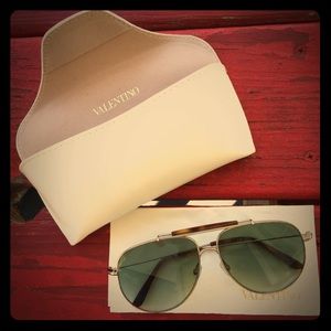 Valentino Sunglasses Commander / Aviator style